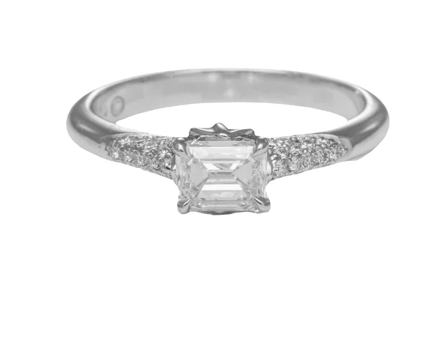 unique emerald green ring Ring/Engagement