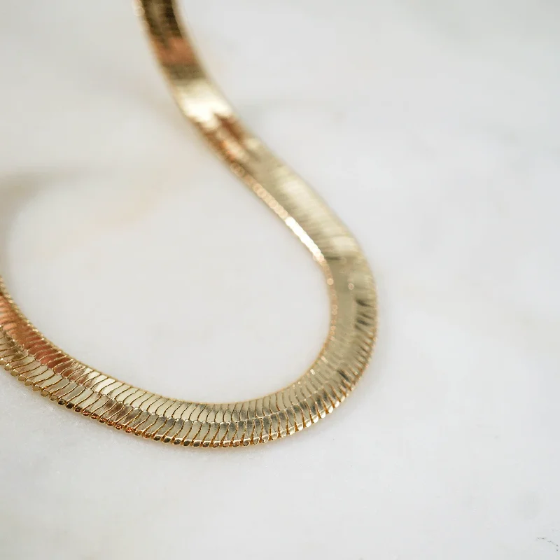 minimalist horseshoe necklace gold Zuma Chain